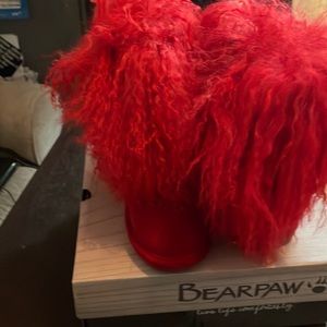 Very cute worn 1x Bearpaw